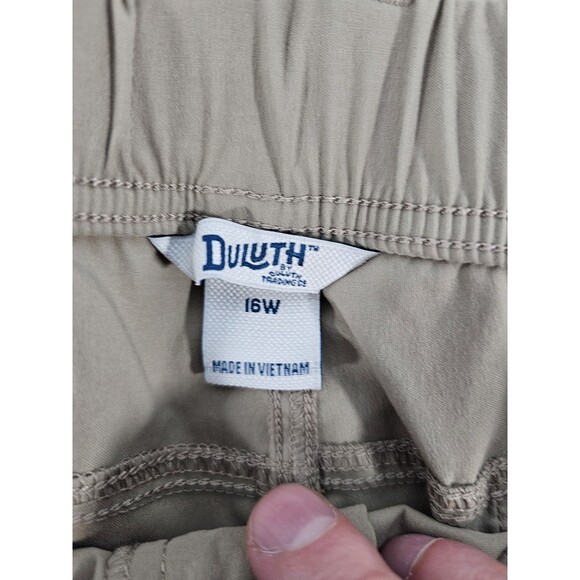 Duluth Capri Cargo Womens Dry on the Fly  beige tan size pants size 16W - Picture 10 of 11